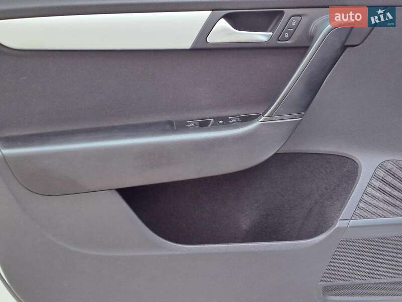 Универсал Volkswagen Passat 2013 в Одессе