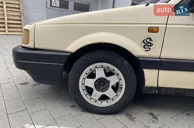Седан Volkswagen Passat 1991 в Ужгороде