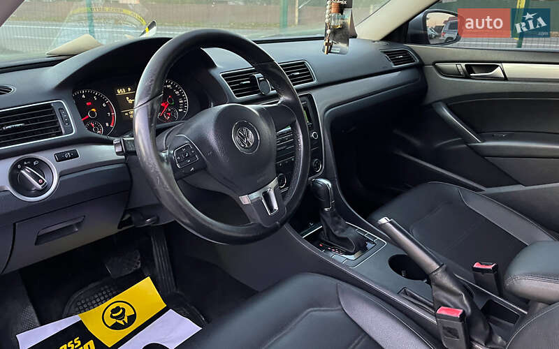 Універсал Volkswagen Passat 2012 в Коломиї