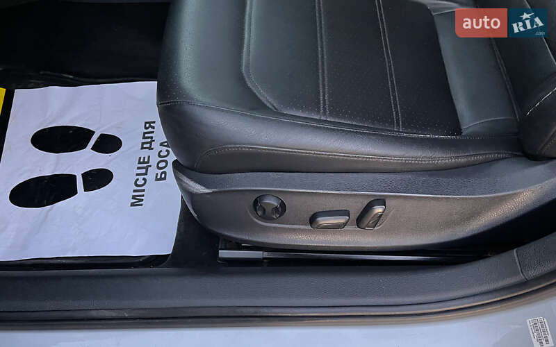 Універсал Volkswagen Passat 2012 в Коломиї