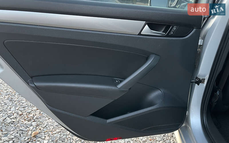 Універсал Volkswagen Passat 2012 в Коломиї