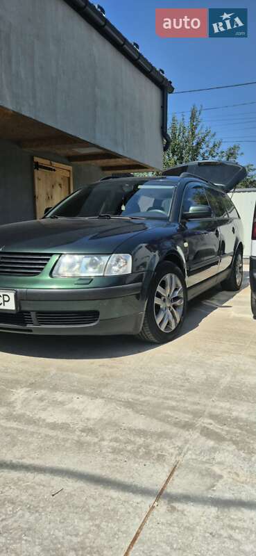 Універсал Volkswagen Passat 1998 в Обухові