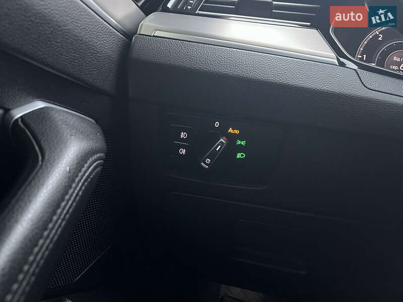 Універсал Volkswagen Passat 2018 в Львові фото 75 Універсал Volkswagen Passat 2018 в Львові