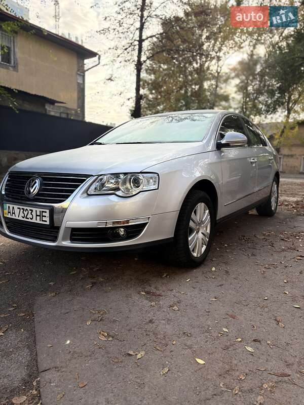 Седан Volkswagen Passat 2008 в Киеве