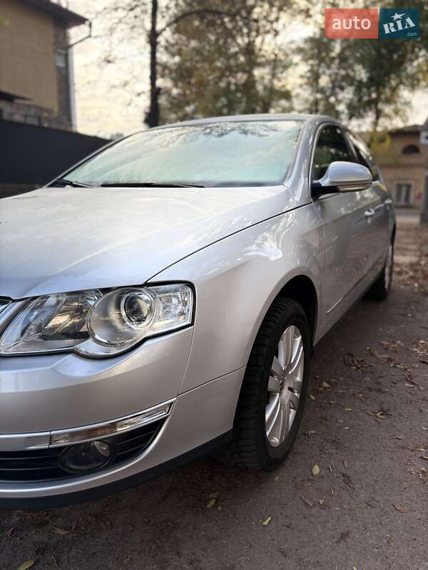 Седан Volkswagen Passat 2008 в Киеве