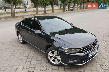 Седан Volkswagen Passat 2021 в 