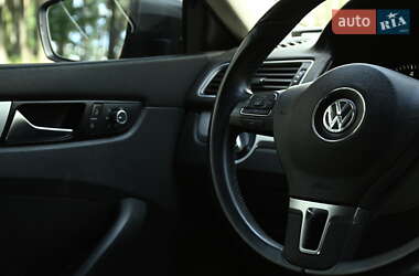 Седан Volkswagen Passat 2012 в 