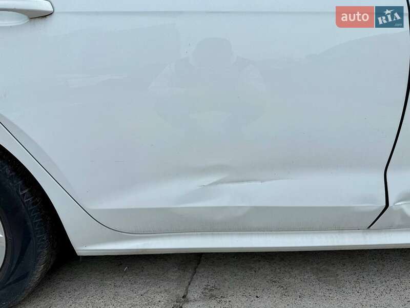 Седан Volkswagen Passat 2020 в Киеве