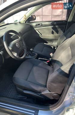 Седан Volkswagen Passat 2002 в  фото 8 Седан Volkswagen Passat 2002 в