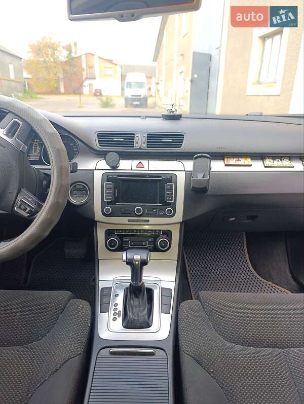 Универсал Volkswagen Passat 2010 в Хмельницком