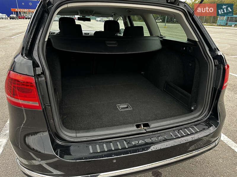 Універсал Volkswagen Passat 2012 в Запоріжжі