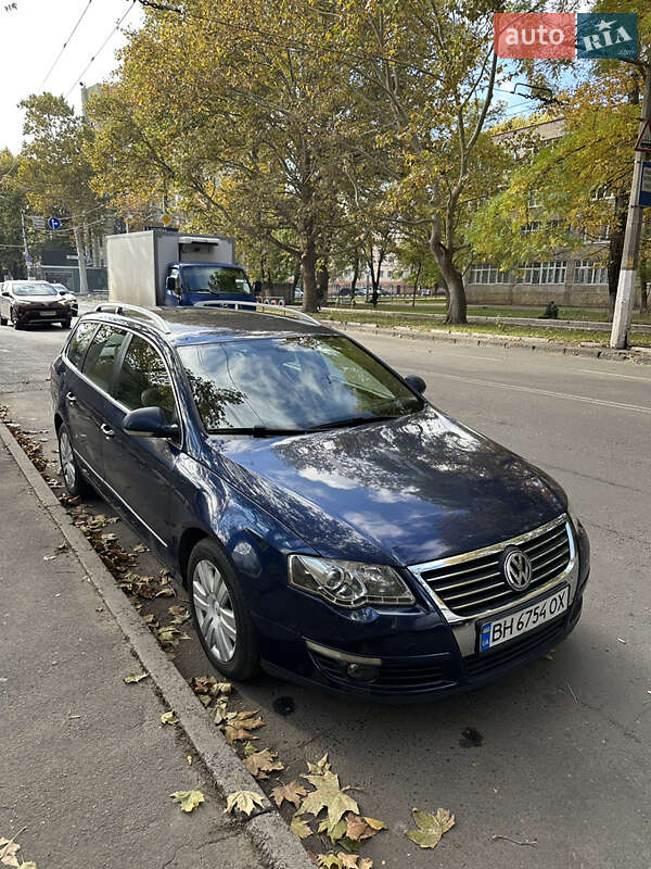 Универсал Volkswagen Passat 2006 в  фото Универсал Volkswagen Passat 2006 в