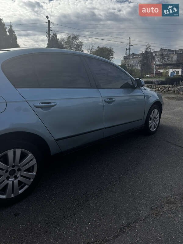 Седан Volkswagen Passat 2005 в Знаменке фото 5 Седан Volkswagen Passat 2005 в Знаменке