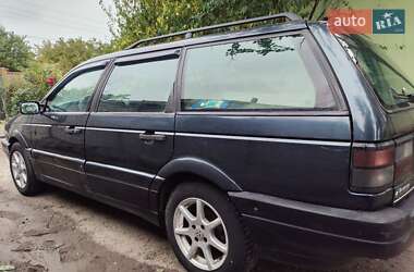 Универсал Volkswagen Passat 1990 в 