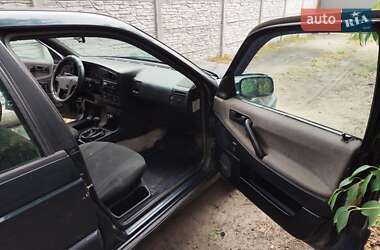 Универсал Volkswagen Passat 1990 в 
