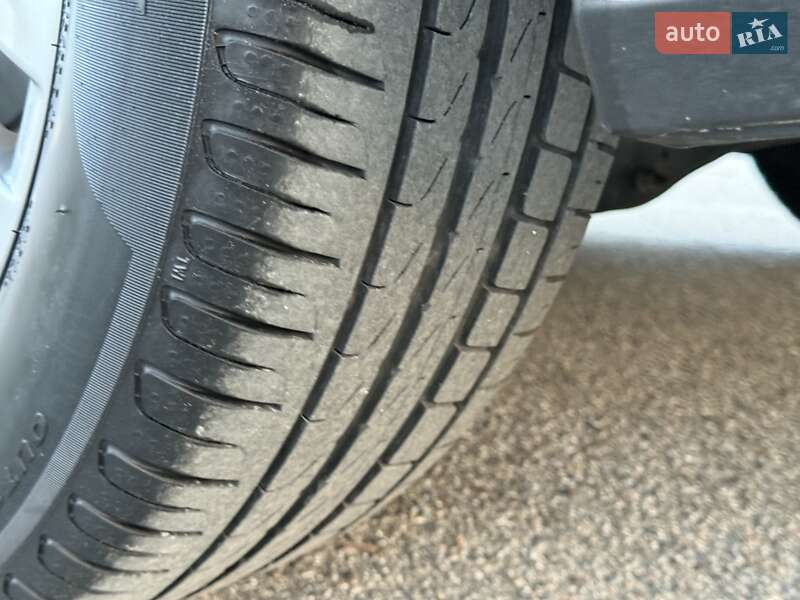 Седан Volkswagen Passat 2018 в Чернівцях