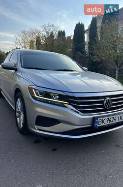 Седан Volkswagen Passat 2020 в Ровно Седан Volkswagen Passat 2020 в Ровно