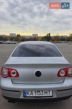 Седан Volkswagen Passat 2008 в Харкові