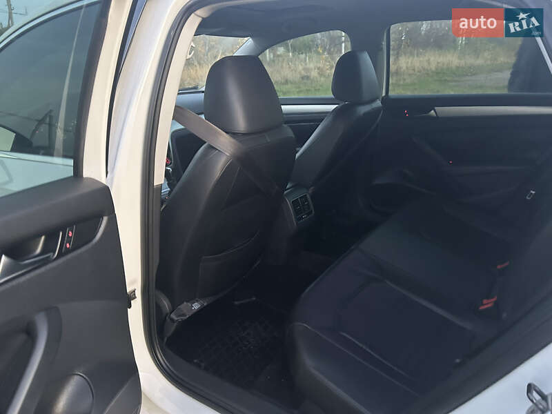 Седан Volkswagen Passat 2013 в Новоукраинке фото 10 Седан Volkswagen Passat 2013 в Новоукраинке