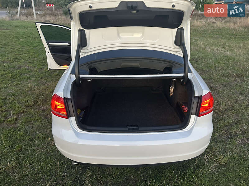 Седан Volkswagen Passat 2013 в Новоукраинке фото 17 Седан Volkswagen Passat 2013 в Новоукраинке