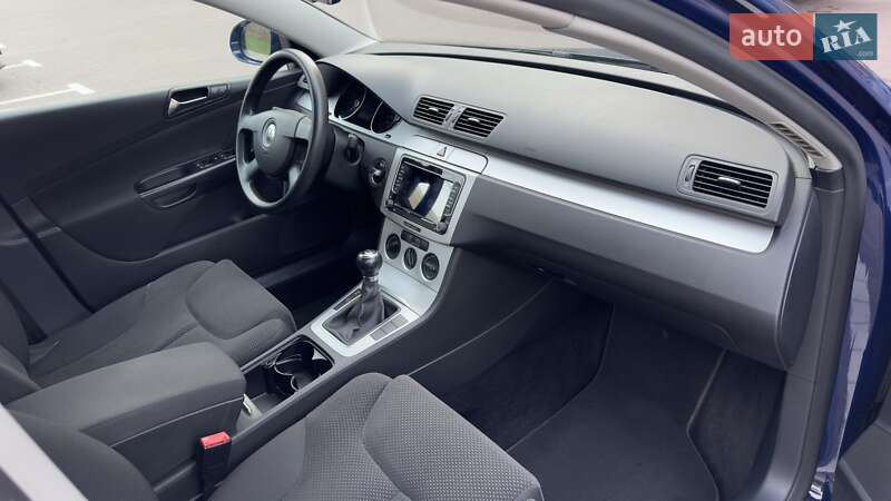 Седан Volkswagen Passat 2009 в Києві
