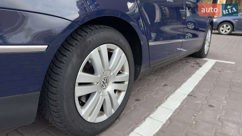 Седан Volkswagen Passat 2009 в Києві