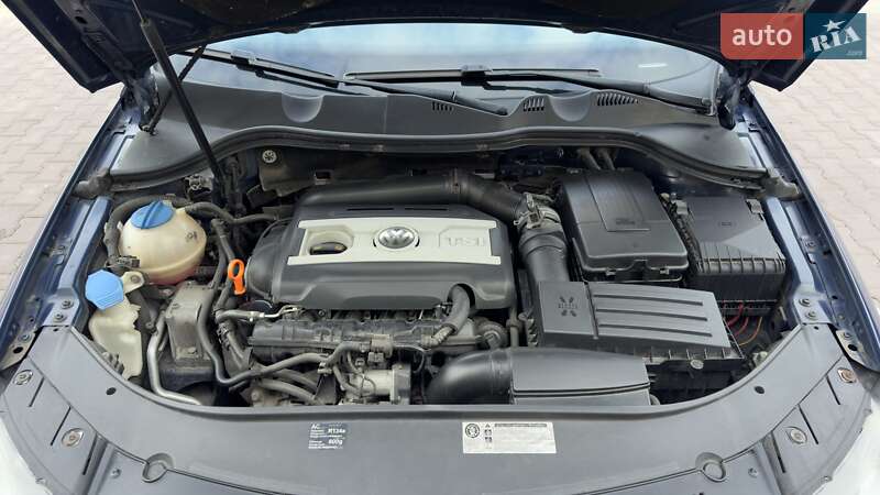Седан Volkswagen Passat 2009 в Києві
