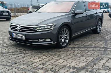 Седан Volkswagen Passat 2015 в  фото 22 Седан Volkswagen Passat 2015 в