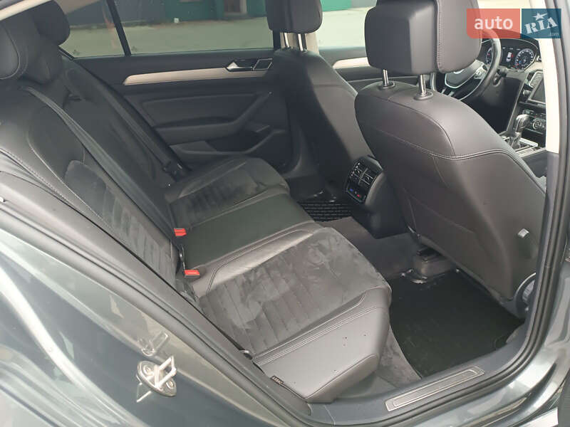 Седан Volkswagen Passat 2015 в Хусті фото 25 Седан Volkswagen Passat 2015 в Хусті