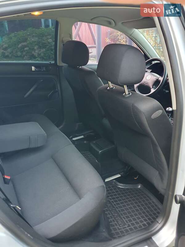 Седан Volkswagen Passat 2003 в Косове