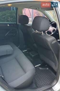 Седан Volkswagen Passat 2003 в  фото 24 Седан Volkswagen Passat 2003 в