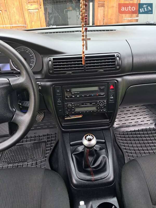 Седан Volkswagen Passat 2003 в Косове