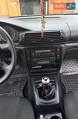 Седан Volkswagen Passat 2003 в  фото 38 Седан Volkswagen Passat 2003 в