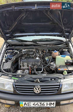 Универсал Volkswagen Passat 1996 в  фото 14 Универсал Volkswagen Passat 1996 в