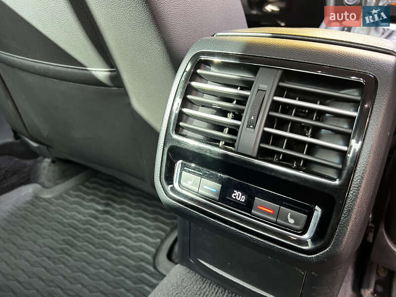 Седан Volkswagen Passat 2015 в Києві