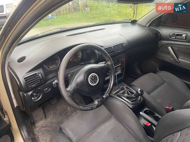 Седан Volkswagen Passat 2001 в Богородчанах