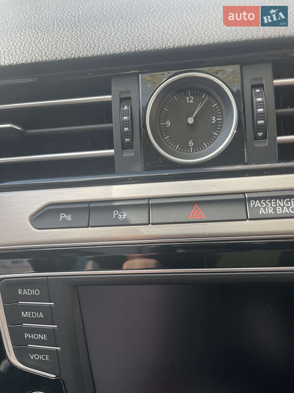 Универсал Volkswagen Passat 2017 в Одессе