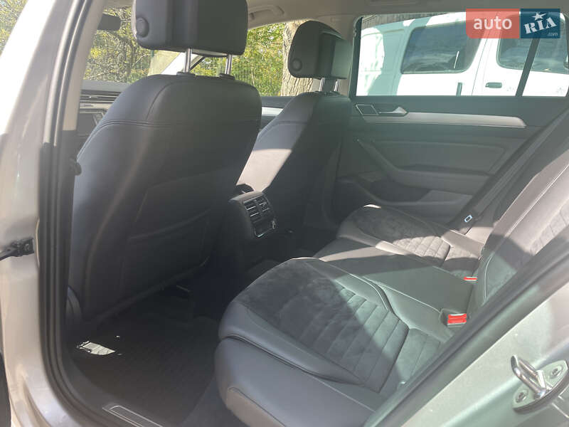 Универсал Volkswagen Passat 2017 в Одессе