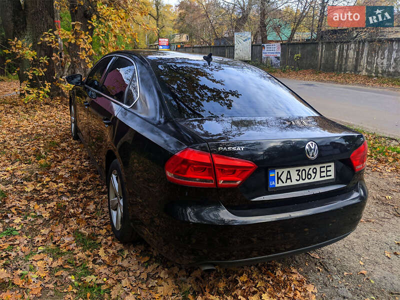 Седан Volkswagen Passat 2012 в Киеве