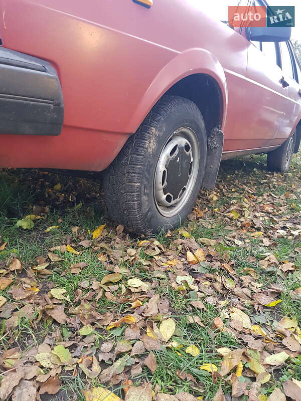 Хетчбек Volkswagen Passat 1980 в Зборові