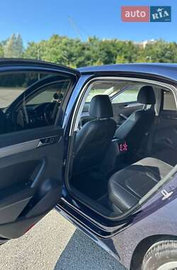 Седан Volkswagen Passat 2014 в 