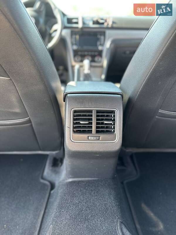 Седан Volkswagen Passat 2014 в Рожнятове фото 34 Седан Volkswagen Passat 2014 в Рожнятове