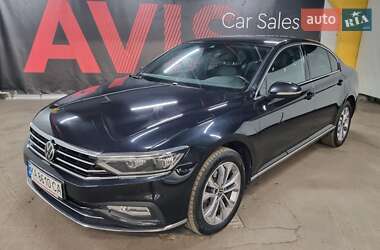 Седан Volkswagen Passat 2021 в Киеве