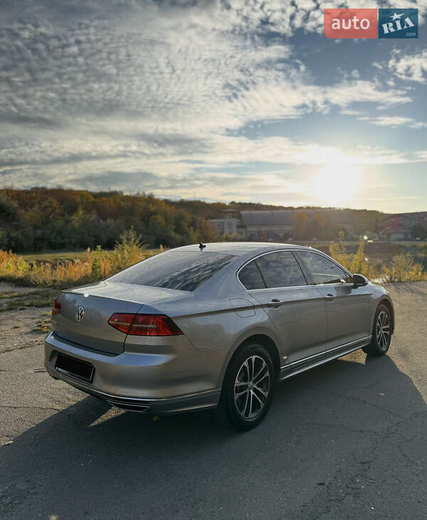 Седан Volkswagen Passat 2018 в Дніпрі