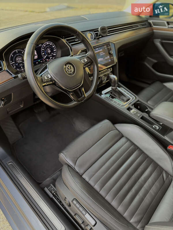 Седан Volkswagen Passat 2018 в Дніпрі