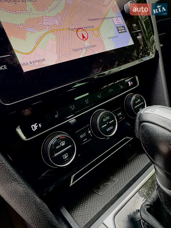 Седан Volkswagen Passat 2018 в Дніпрі