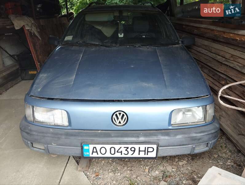 Универсал Volkswagen Passat 1992 в Виноградове