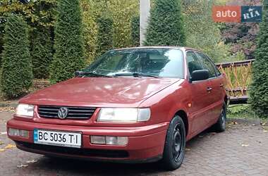 Седан Volkswagen Passat 1995 в Дрогобыче