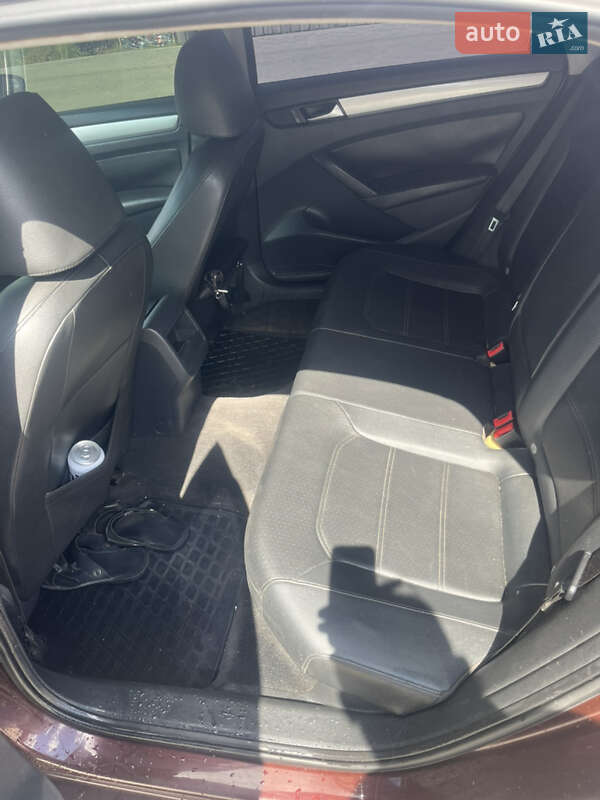 Седан Volkswagen Passat 2012 в Дрогобыче
