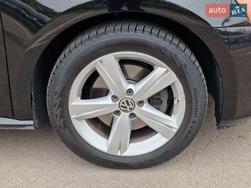Седан Volkswagen Passat 2015 в Києві фото 10 Седан Volkswagen Passat 2015 в Києві